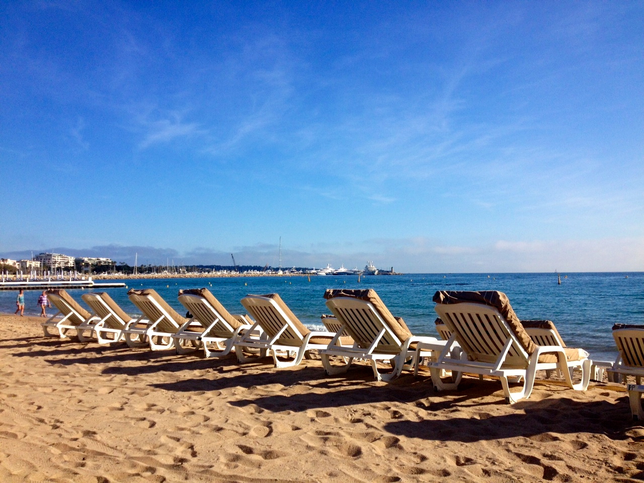Unlike many of its' Mediterranean counterparts, the beaches in Cannes are all sandy.... no pebbles in sight!