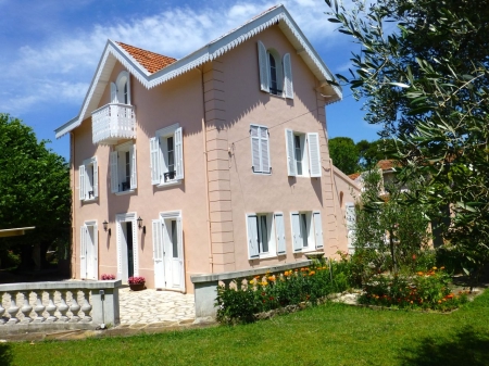 Victorian style villa  in the residential area of of Le Cannet, and close to Cannes