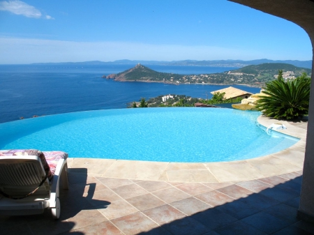 Contemporary Villa with Superb Sea Views - Antheor / Agay (midway between Cannes and St Tropez)